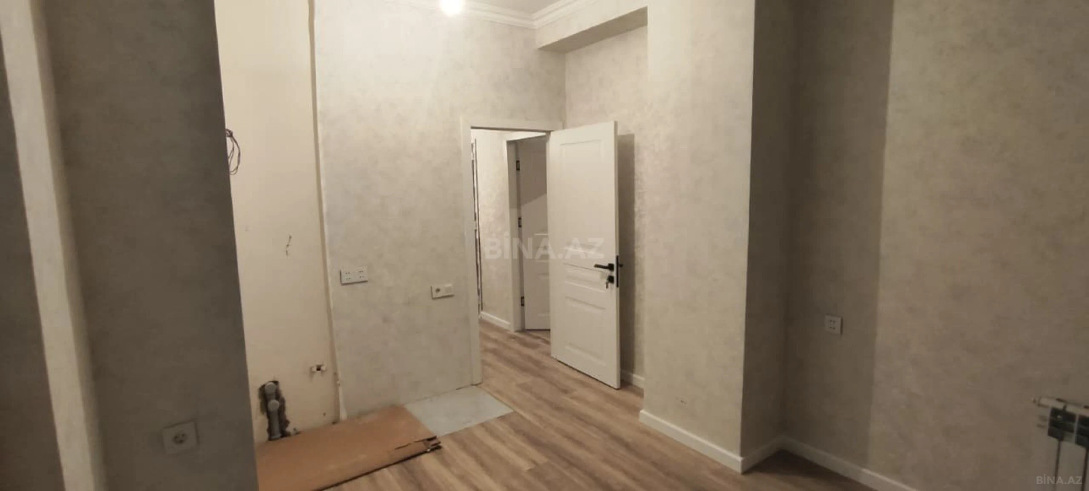 Satılır 2 otaqlı mənzil 74 m²