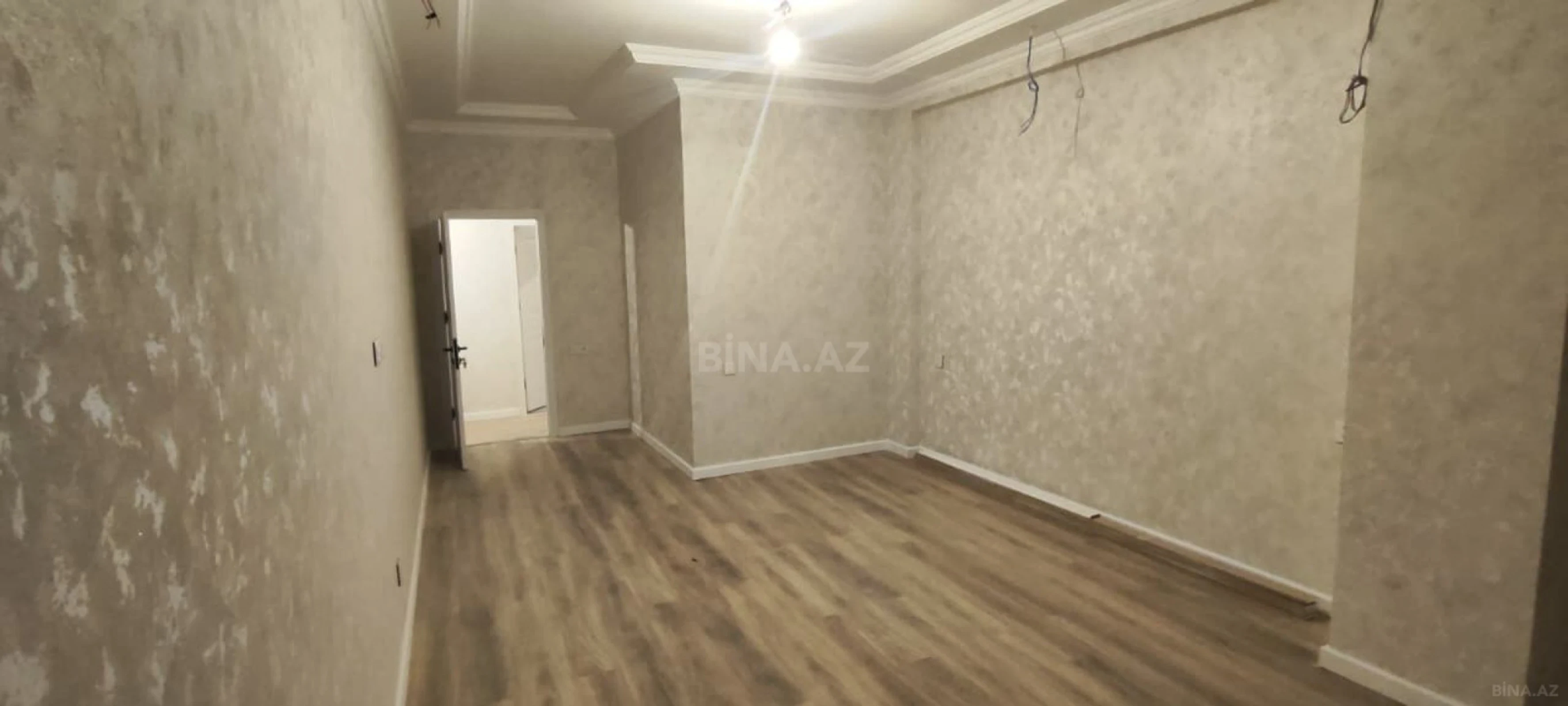 Satılır 2 otaqlı mənzil 74 m²