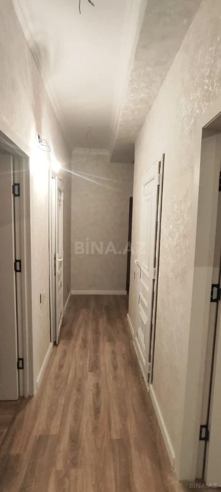 Satılır 2 otaqlı mənzil 74 m²