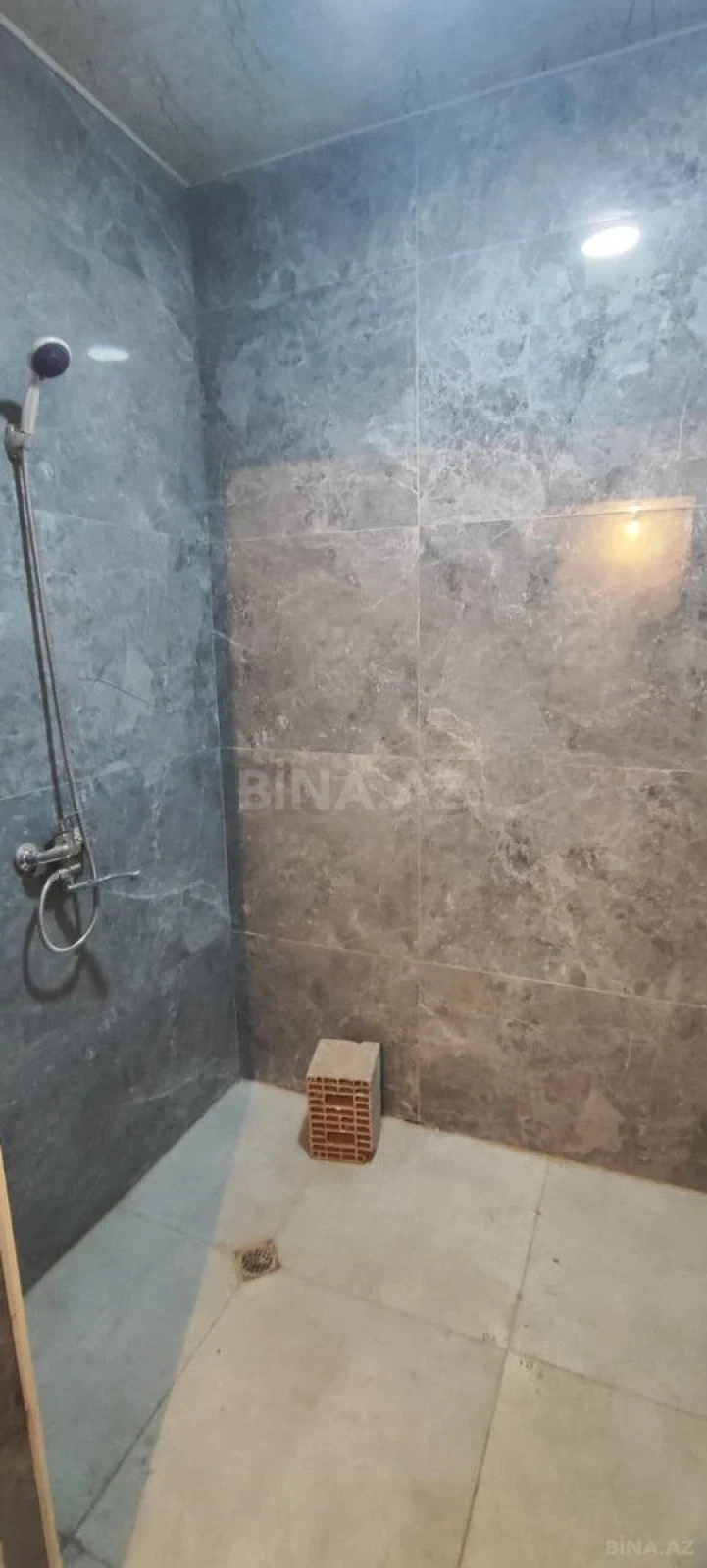 Satılır 2 otaqlı mənzil 74 m²