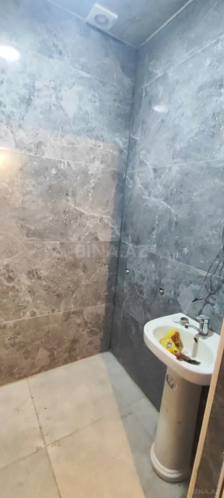 Satılır 2 otaqlı mənzil 74 m²