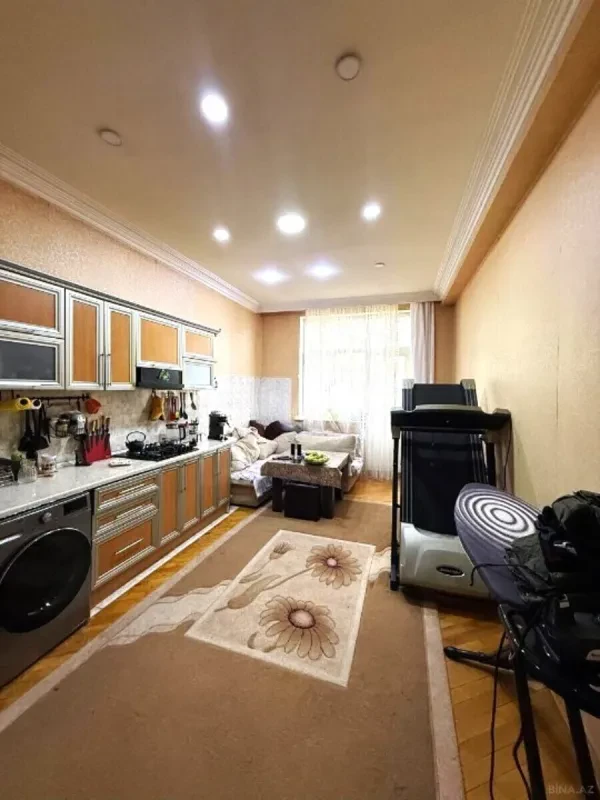 Satılır 4 otaqlı mənzil 165 m²