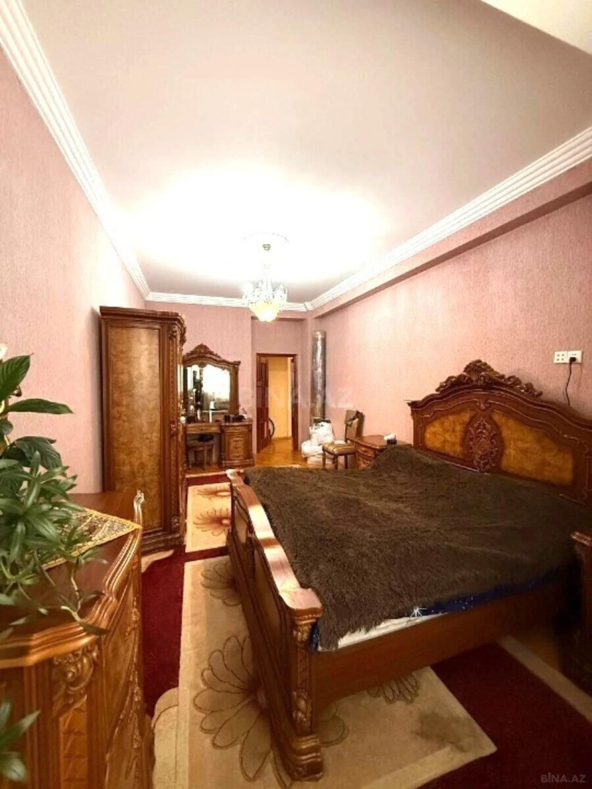 Satılır 4 otaqlı mənzil 165 m²