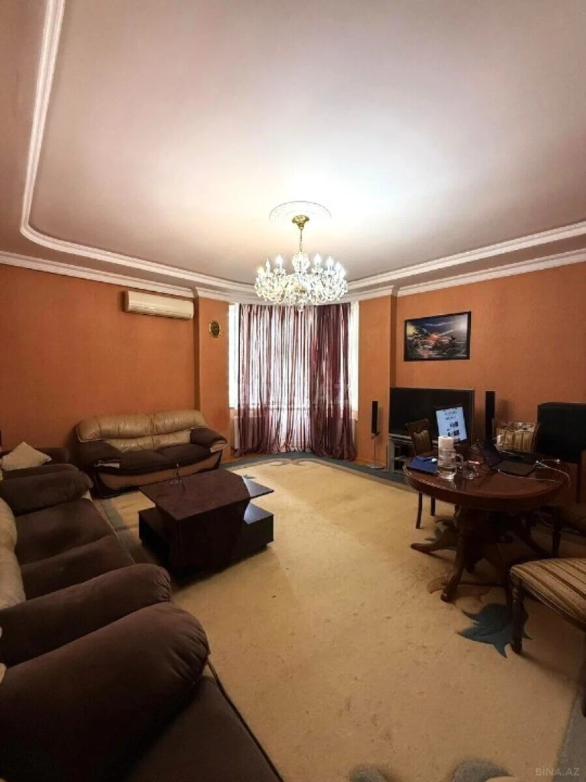 Satılır 4 otaqlı mənzil 165 m²