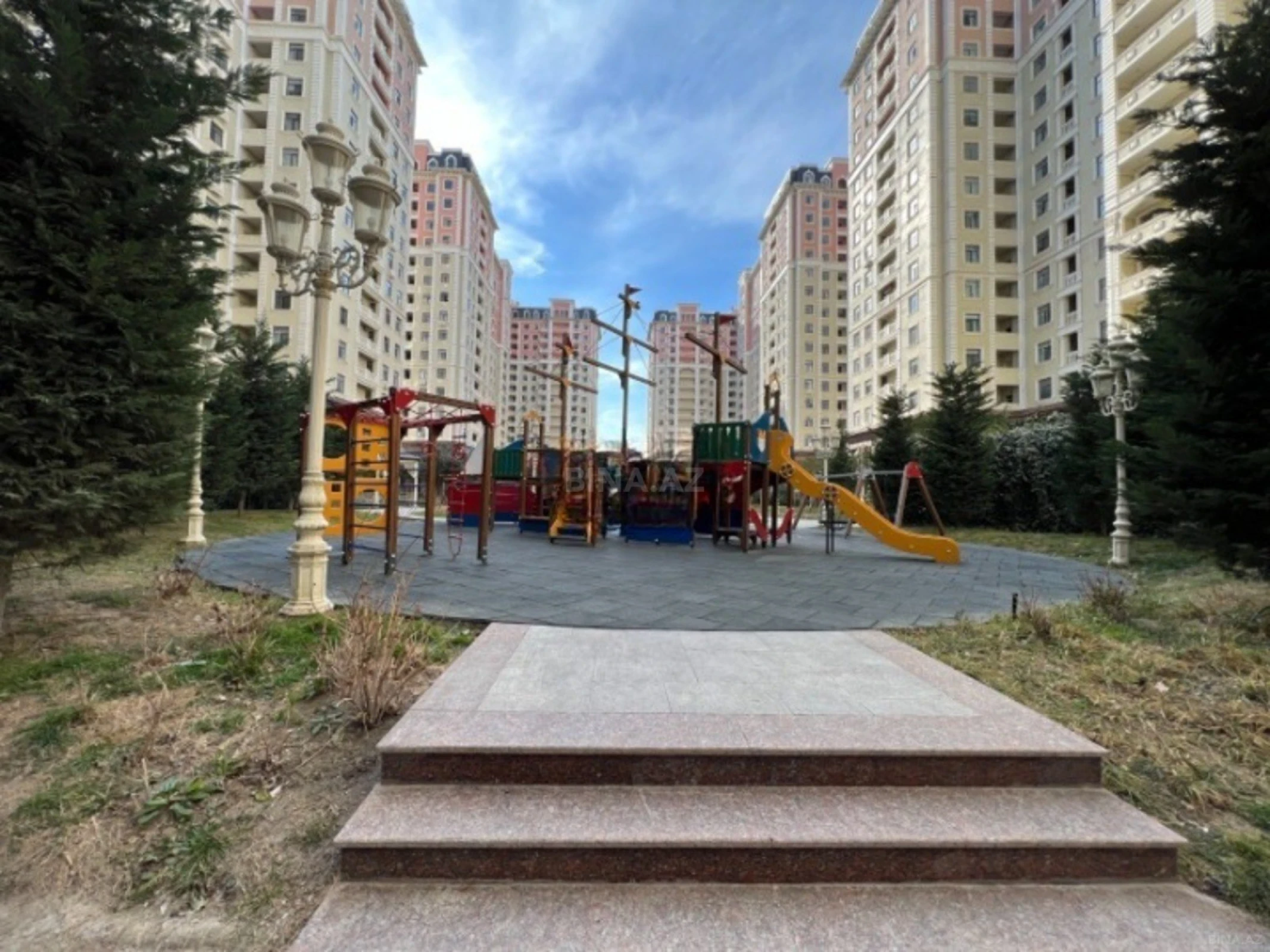 Satılır 2 otaqlı mənzil 68 m²