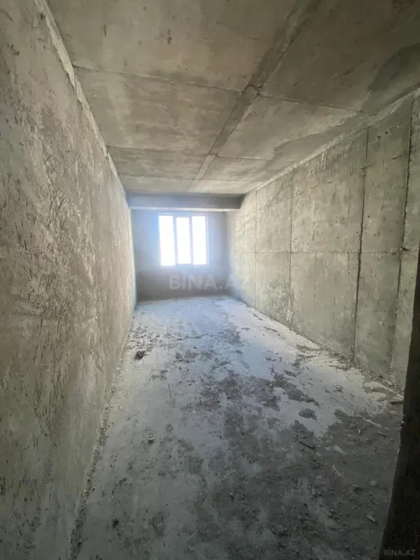 Satılır 4 otaqlı mənzil 175 m²