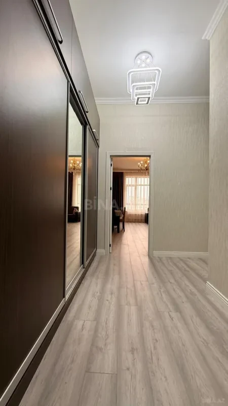 Kirayə verilir 2 otaqlı mənzil 75 m²
