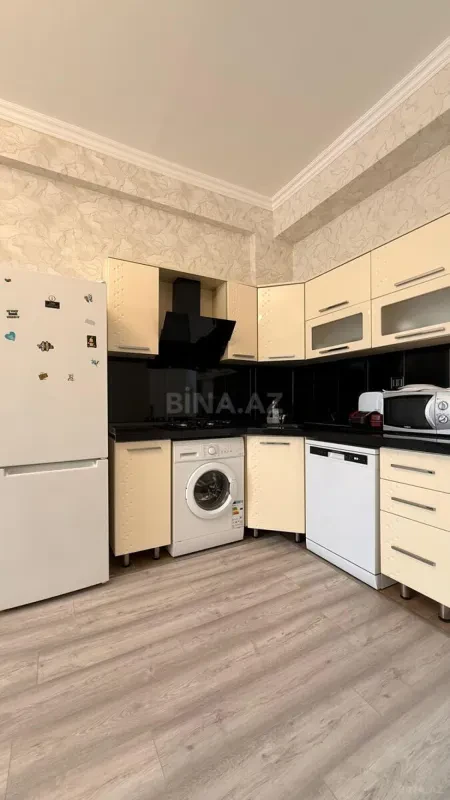 Kirayə verilir 2 otaqlı mənzil 75 m²