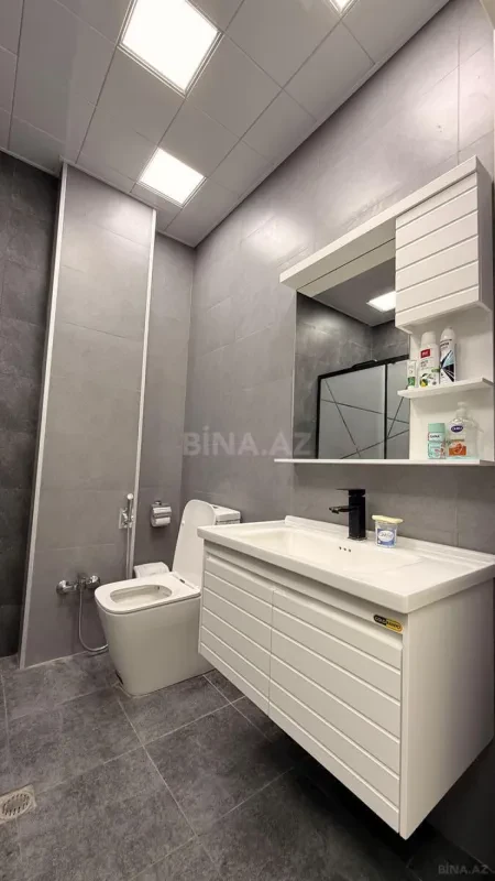 Kirayə verilir 2 otaqlı mənzil 75 m²