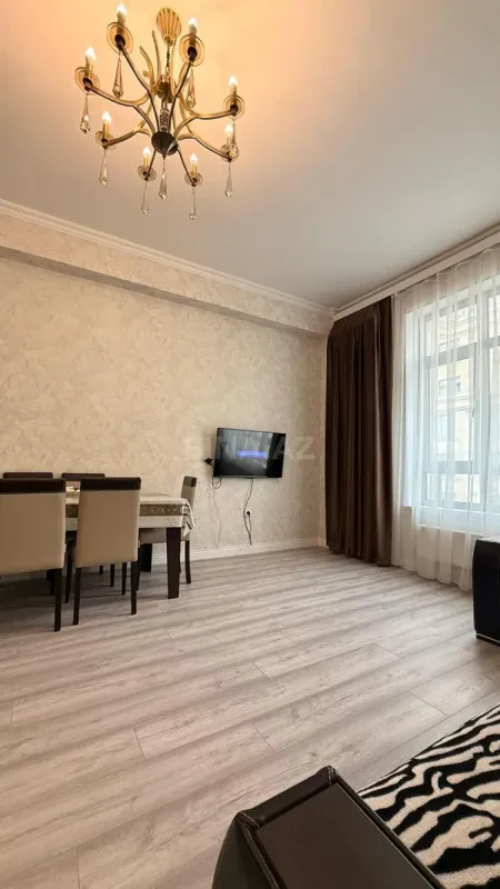 Kirayə verilir 2 otaqlı mənzil 75 m²