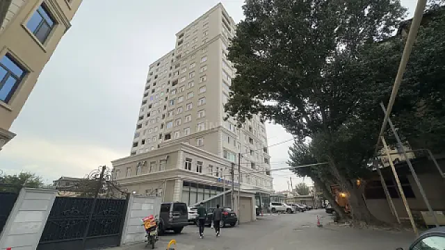 Satılır 3 otaqlı mənzil 126 m² — Bakı 3 otaq 126.00 m²