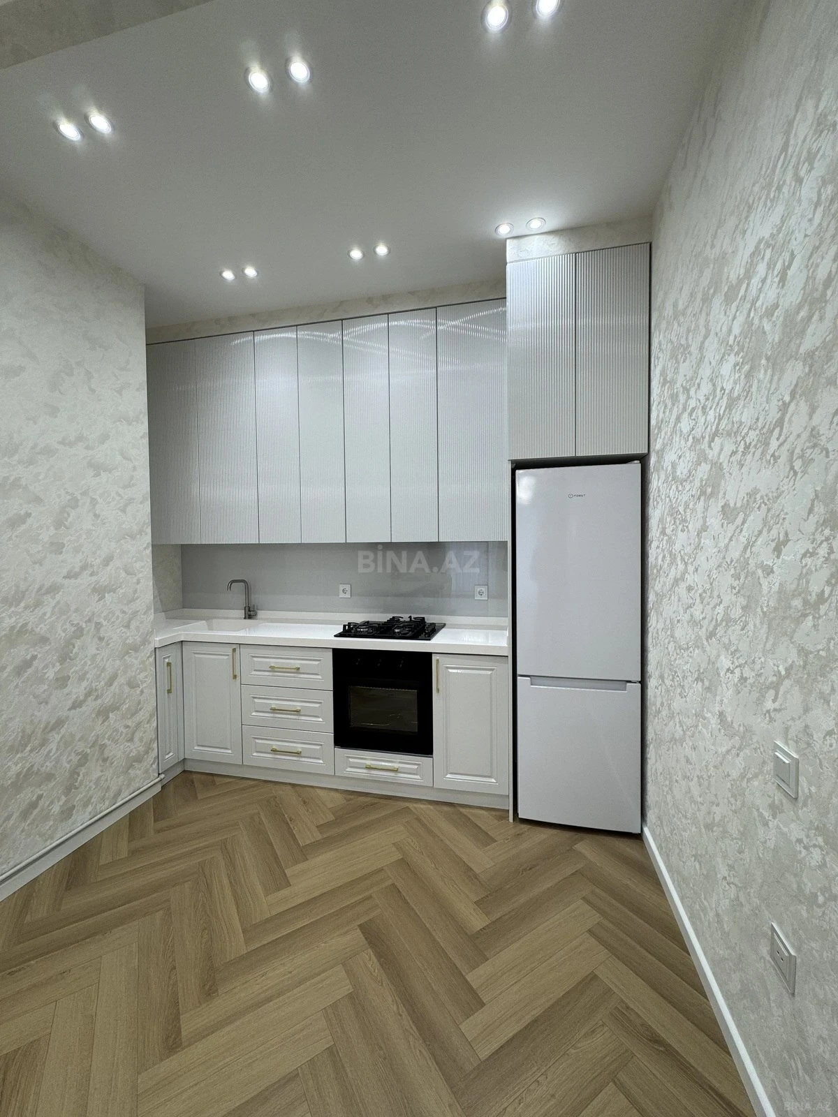 Satılır 3 otaqlı mənzil 110 m²