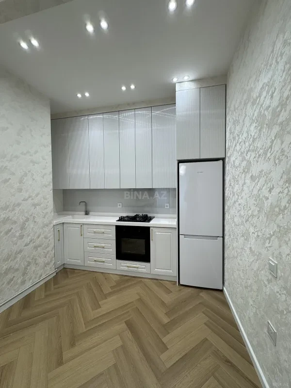 Satılır 3 otaqlı mənzil 110 m²