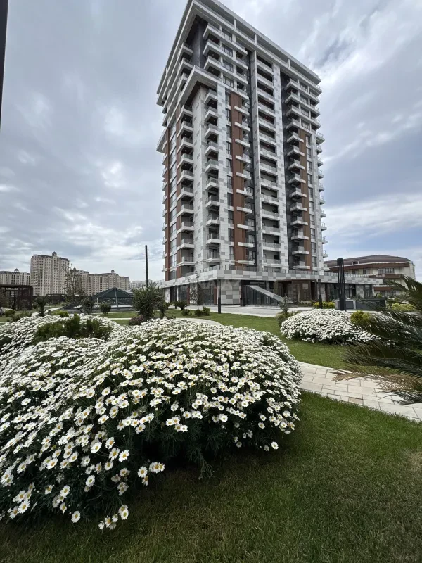 Satılır 3 otaqlı mənzil 110 m²