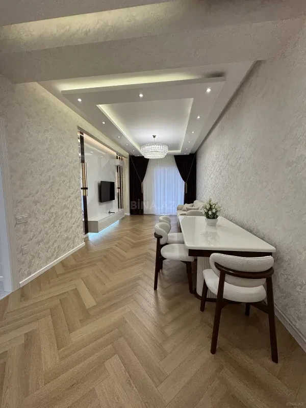 Satılır 3 otaqlı mənzil 110 m²