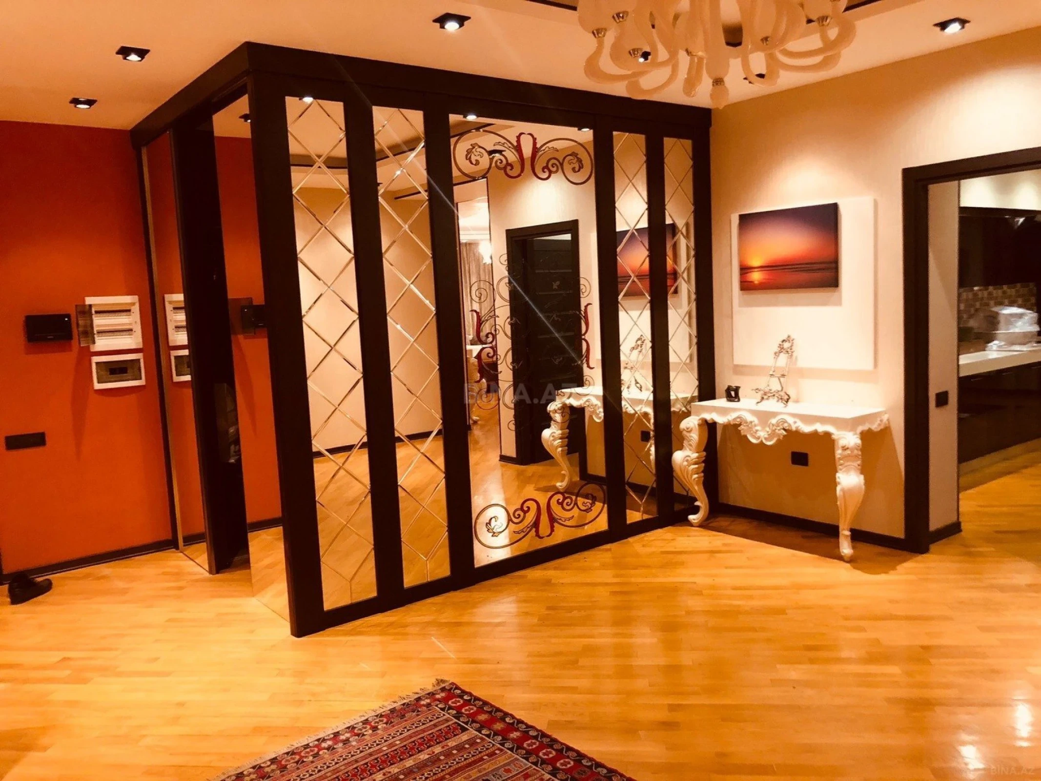 Kirayə verilir 4 otaqlı mənzil 220 m²