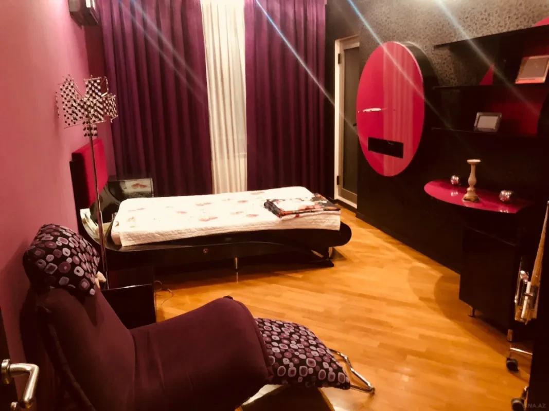 Kirayə verilir 4 otaqlı mənzil 220 m²