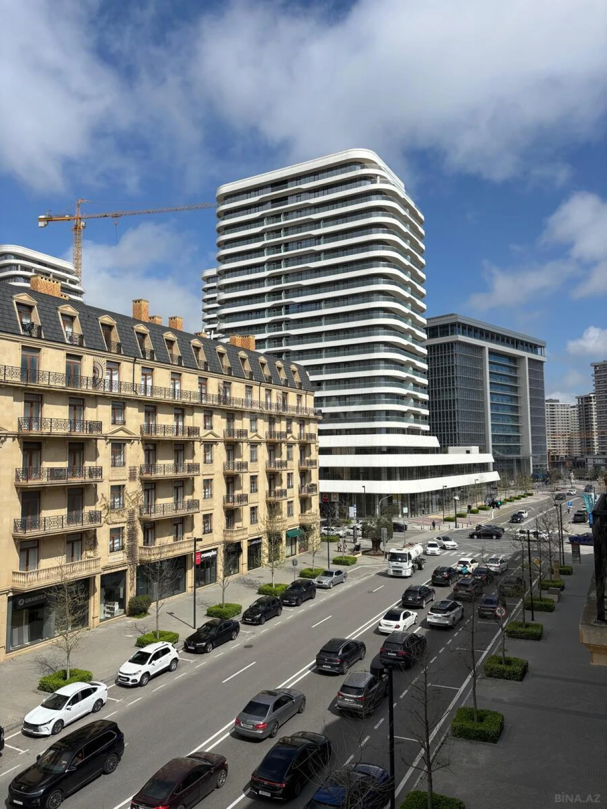 Kirayə verilir 4 otaqlı mənzil 168 m²