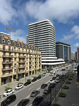 Kirayə verilir 4 otaqlı mənzil 168 m² — Bakı 4 otaq 168.00 m²