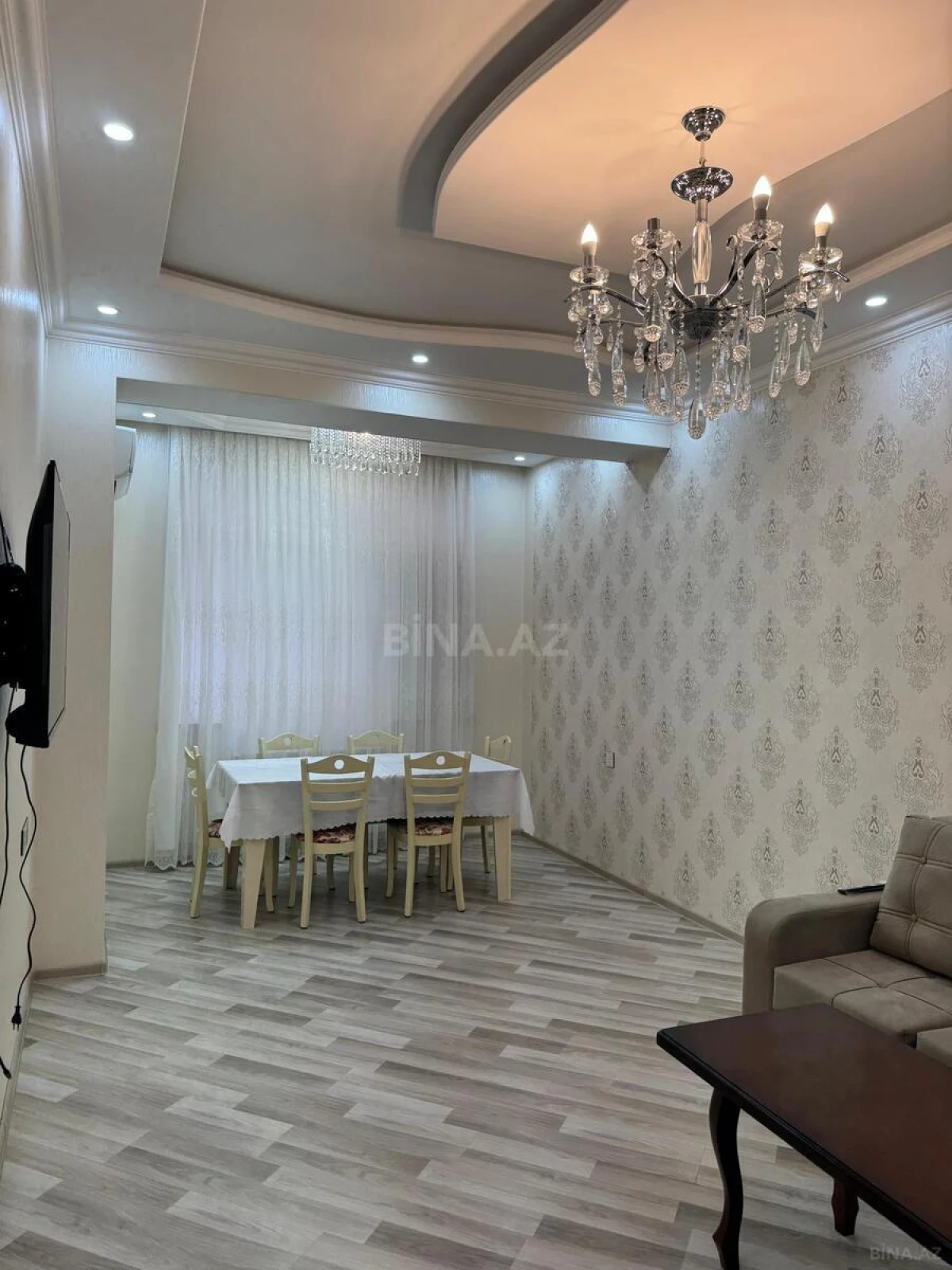Kirayə verilir 2 otaqlı mənzil 70 m²