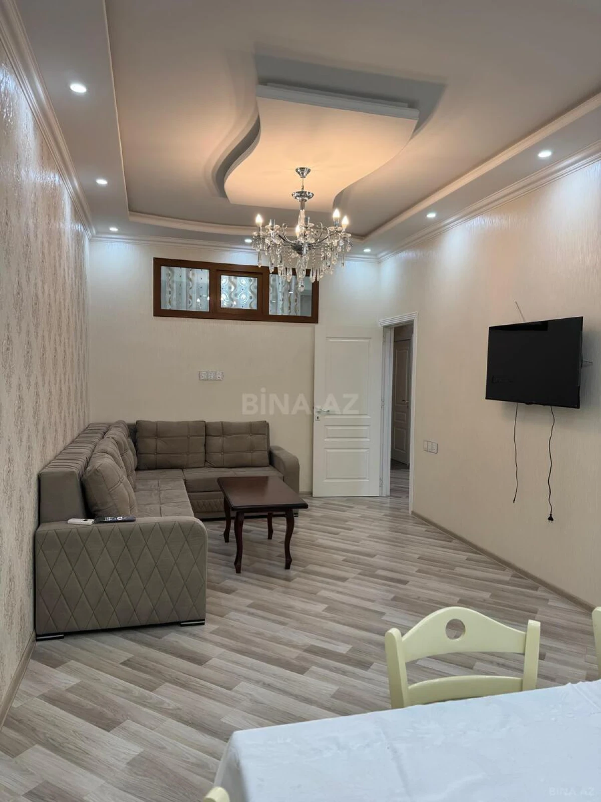 Kirayə verilir 2 otaqlı mənzil 70 m²
