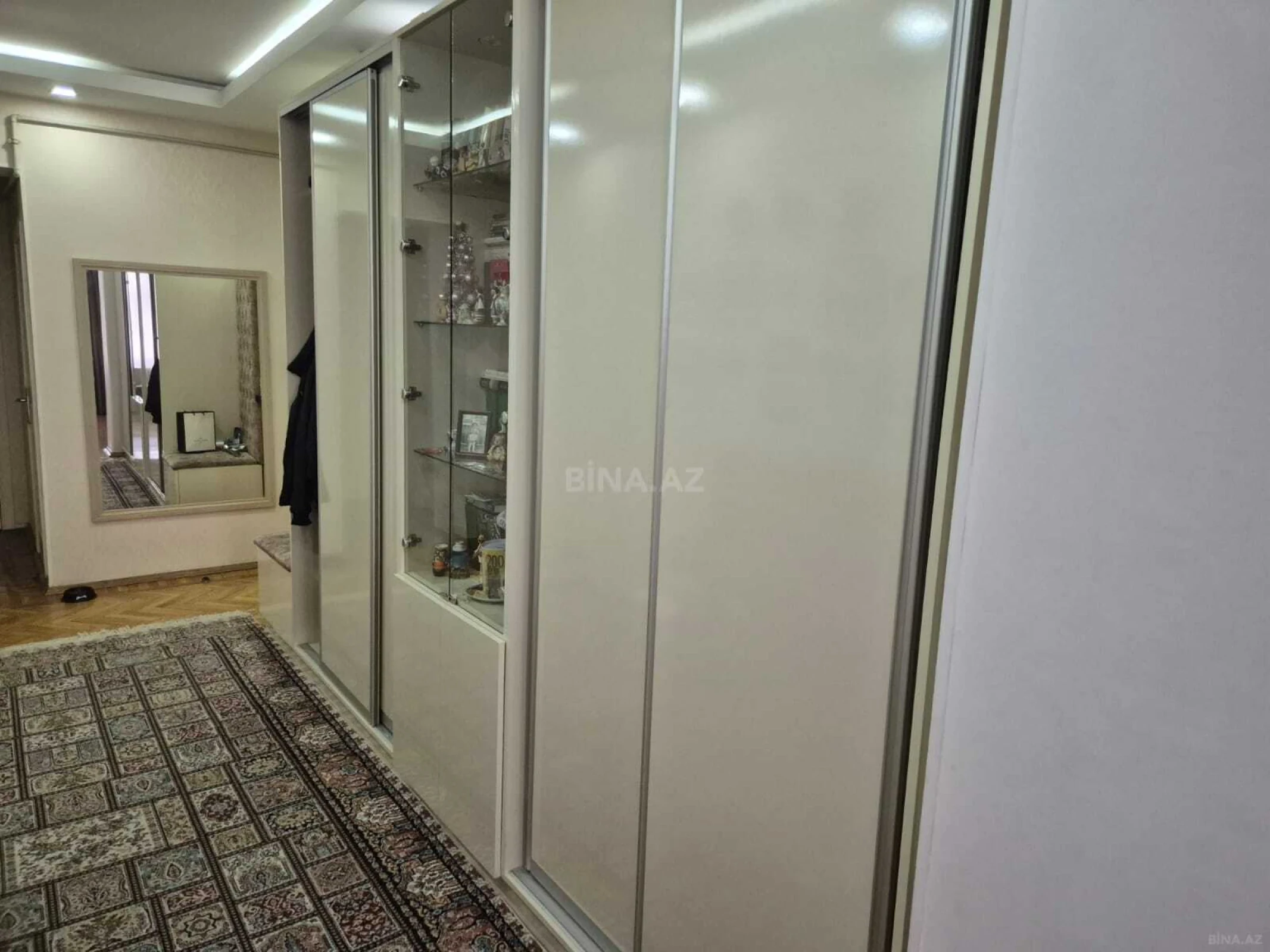 Satılır 3 otaqlı mənzil 95 m²