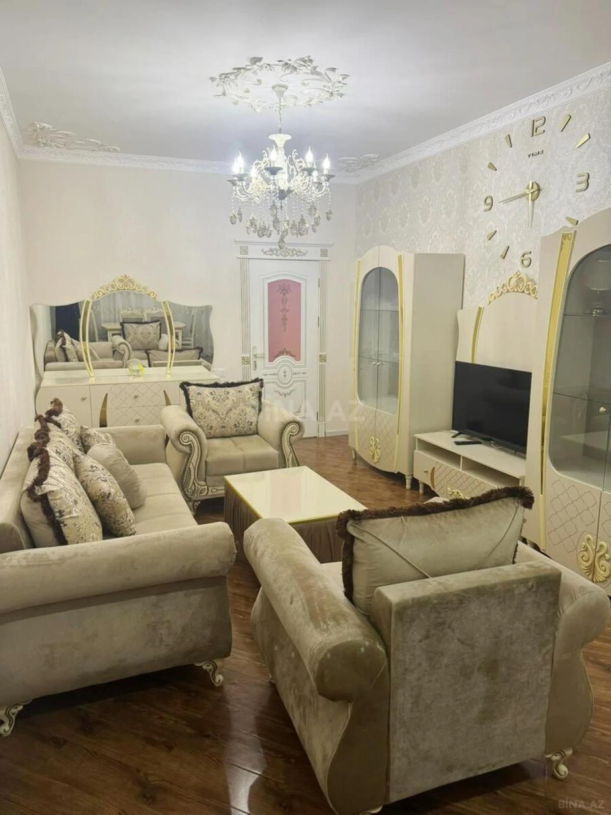 Kirayə verilir 2 otaqlı mənzil 65 m²