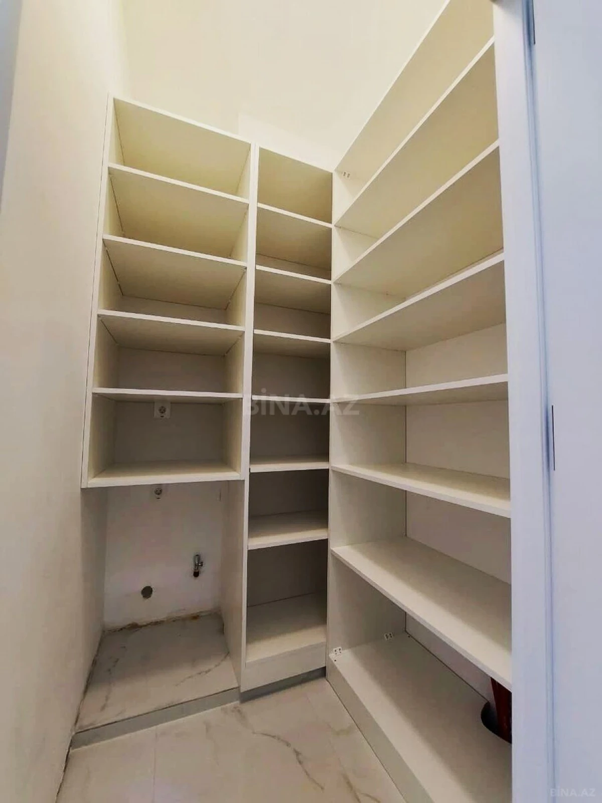 Satılır 2 otaqlı mənzil 70 m²