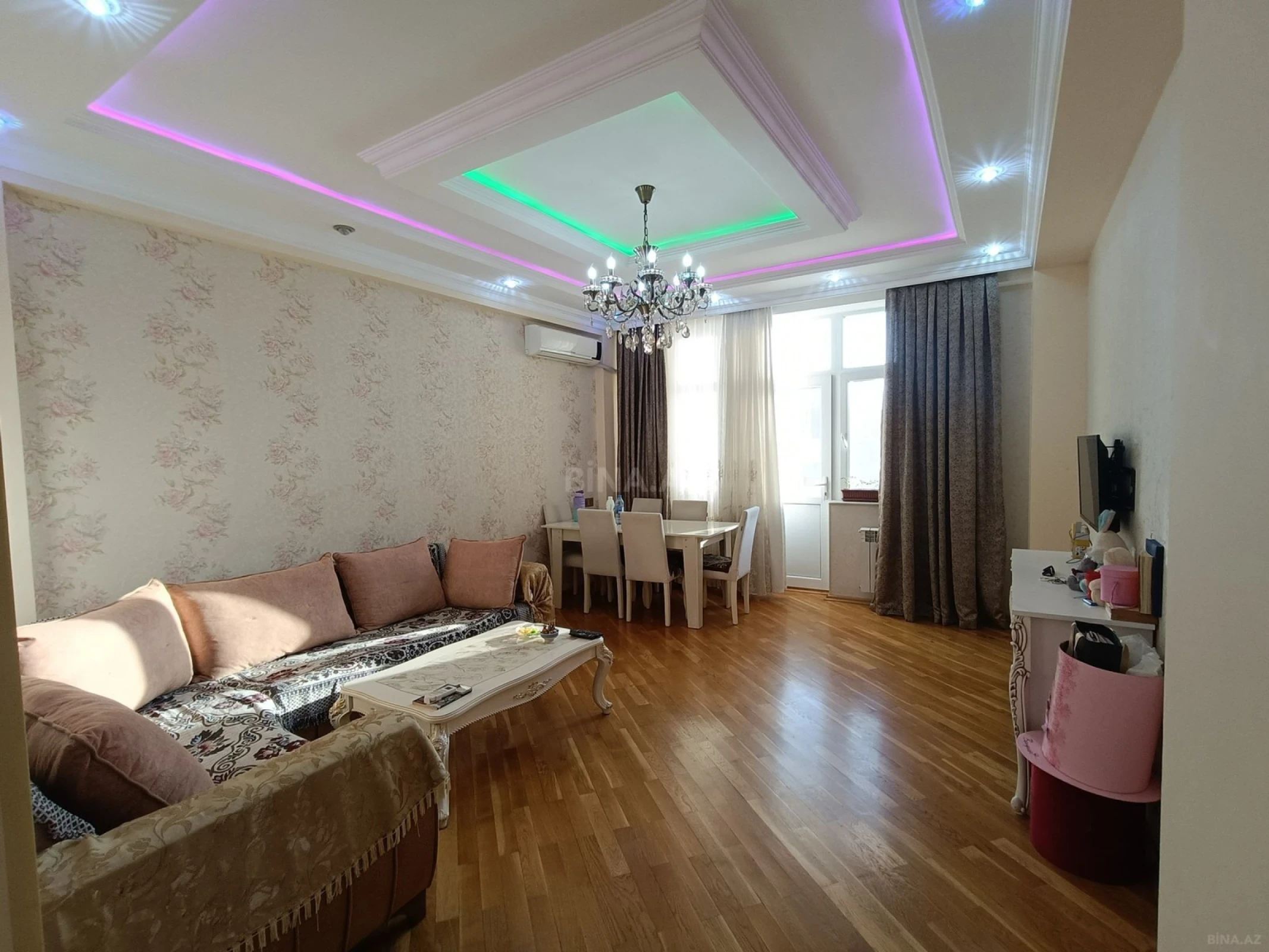 Kirayə verilir 2 otaqlı mənzil 70 m²