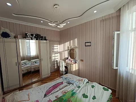 Kirayə verilir 2 otaqlı mənzil 70 m²
