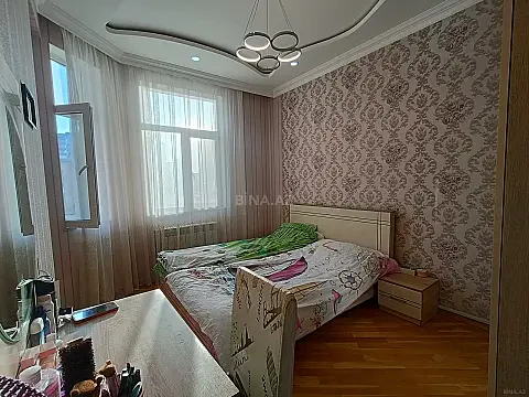 Kirayə verilir 2 otaqlı mənzil 70 m²