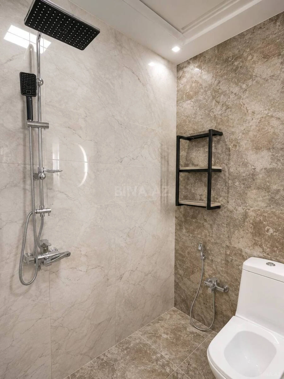 Satılır 2 otaqlı mənzil 70 m²