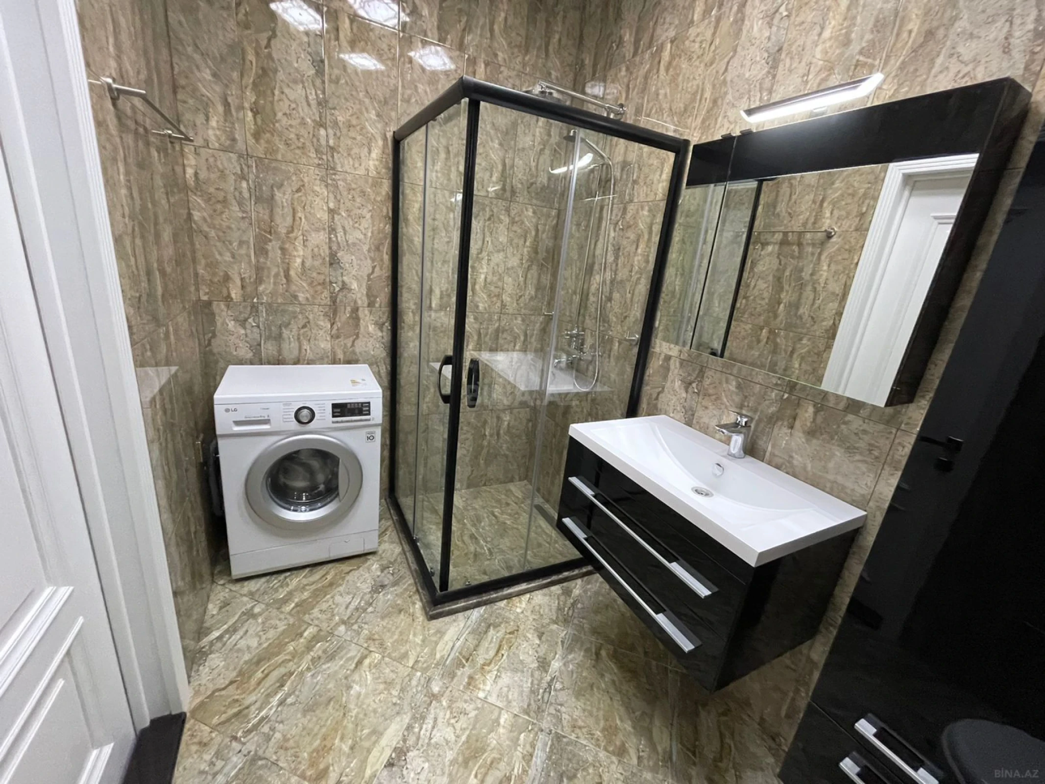 Kirayə verilir 2 otaqlı mənzil 65 m²