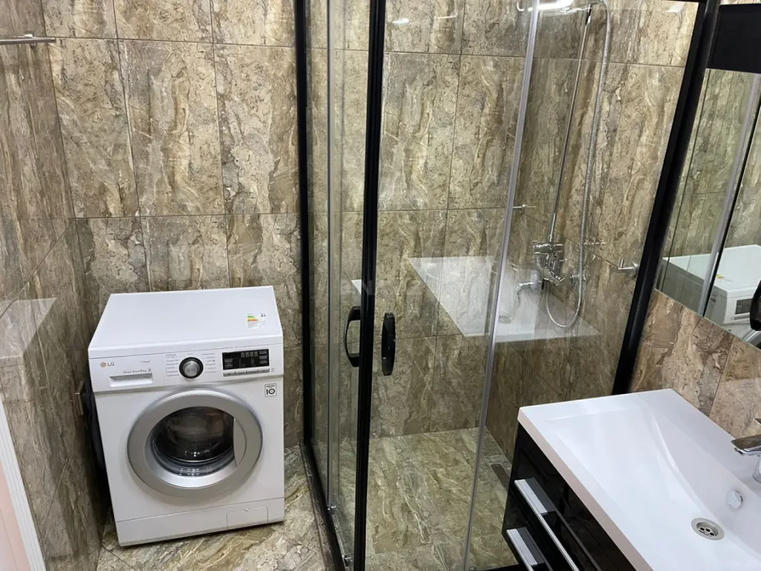 Kirayə verilir 2 otaqlı mənzil 65 m²