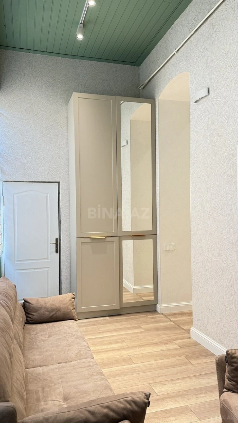 Kirayə verilir 2 otaqlı mənzil 85 m²