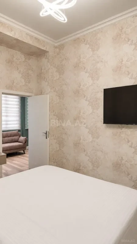Kirayə verilir 2 otaqlı mənzil 85 m²