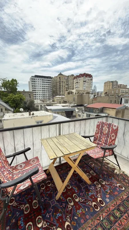 Kirayə verilir 2 otaqlı mənzil 85 m²