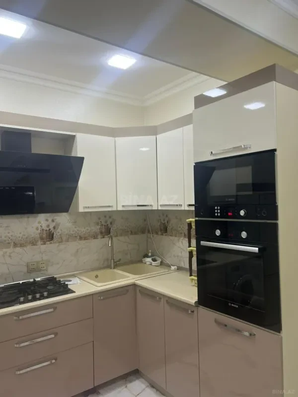 Kirayə verilir 2 otaqlı mənzil 65 m²