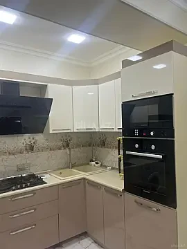 Kirayə verilir 2 otaqlı mənzil 65 m²