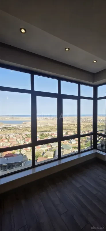 Satılır 3 otaqlı mənzil 145 m²