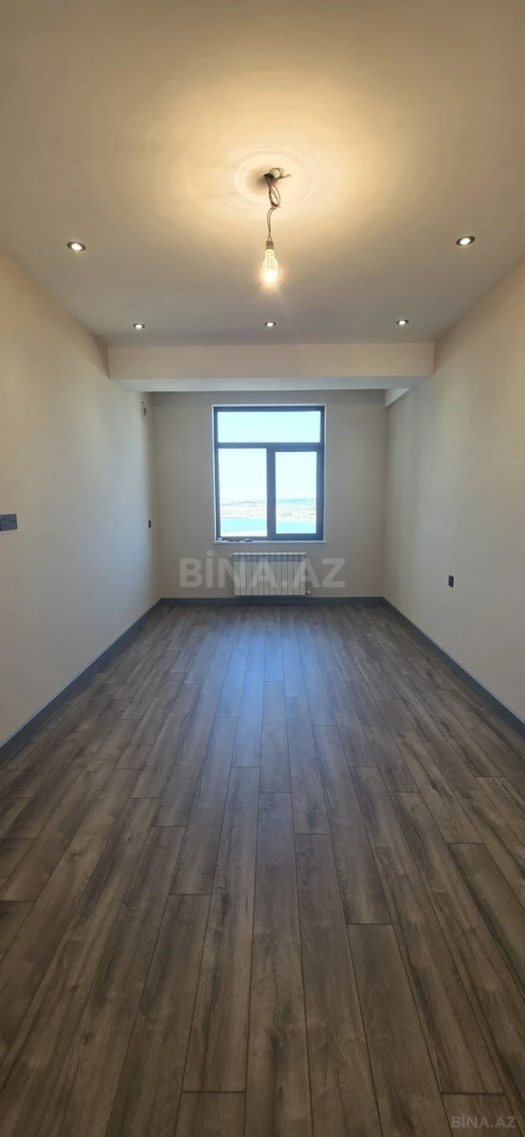 Satılır 3 otaqlı mənzil 145 m²