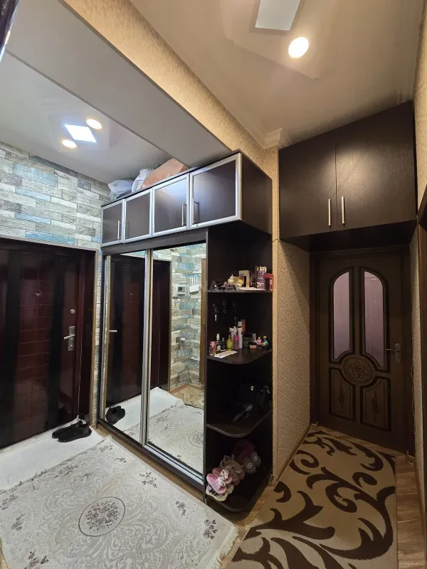 Satılır 2 otaqlı mənzil 70 m²