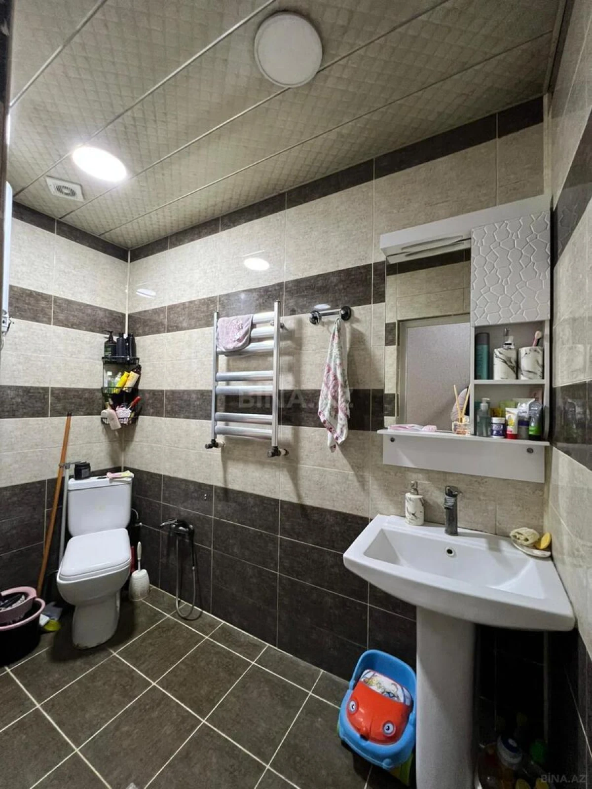 Satılır 2 otaqlı mənzil 57 m²