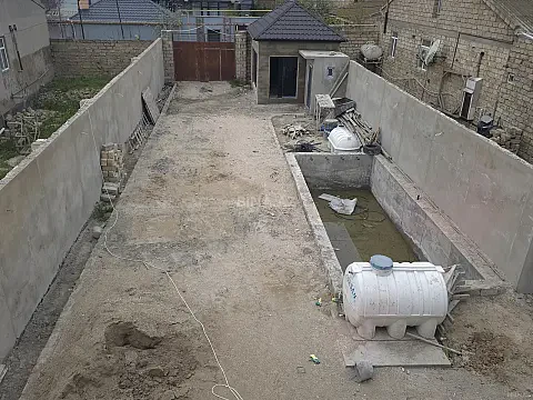 Satılır 5 otaqlı həyət evi 250 m²