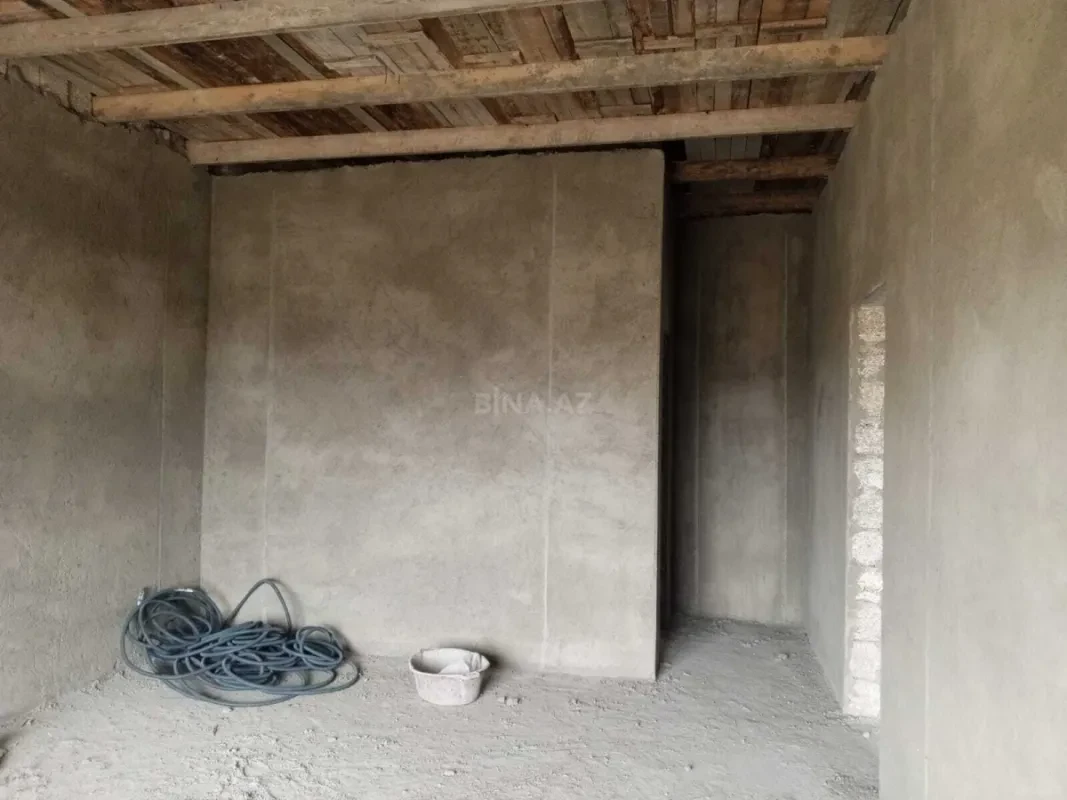 Satılır 5 otaqlı həyət evi 250 m²