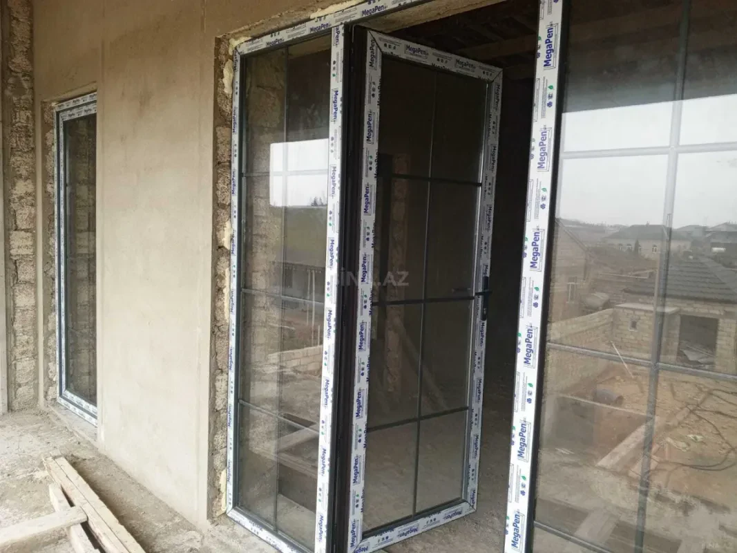 Satılır 5 otaqlı həyət evi 250 m²