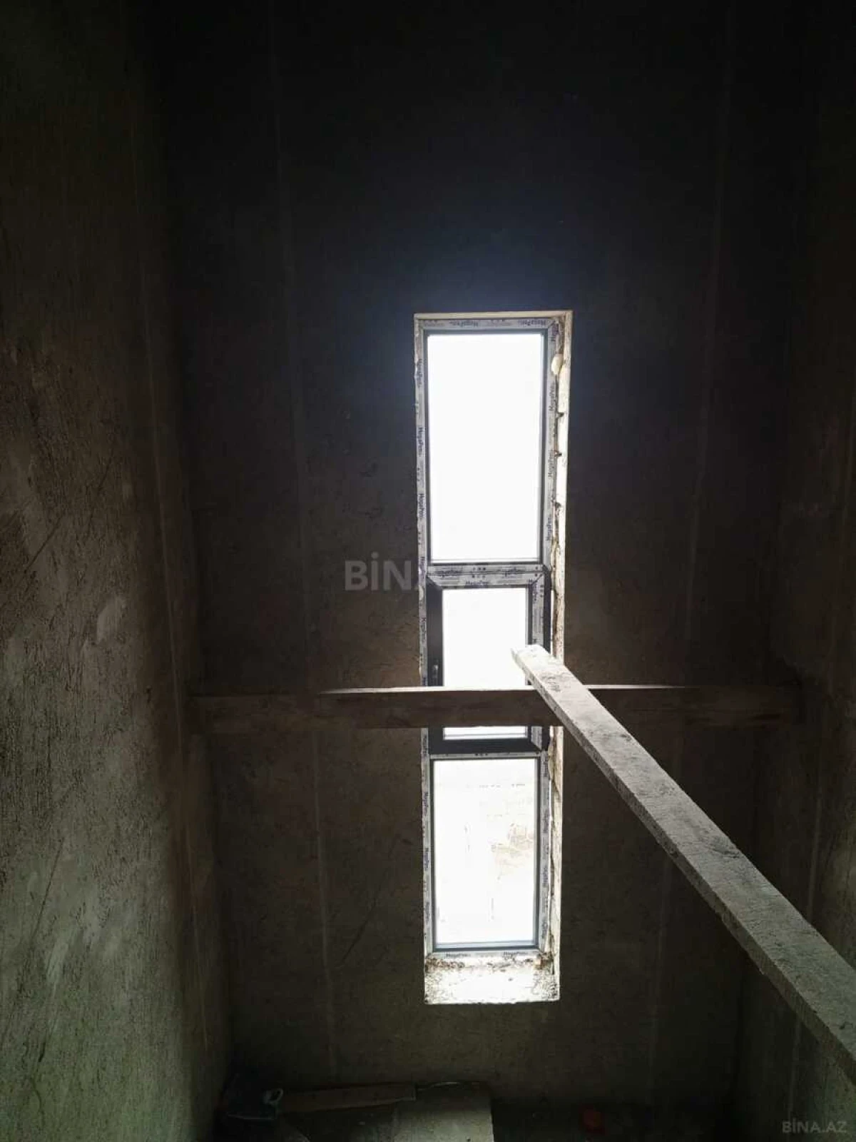 Satılır 5 otaqlı həyət evi 250 m²