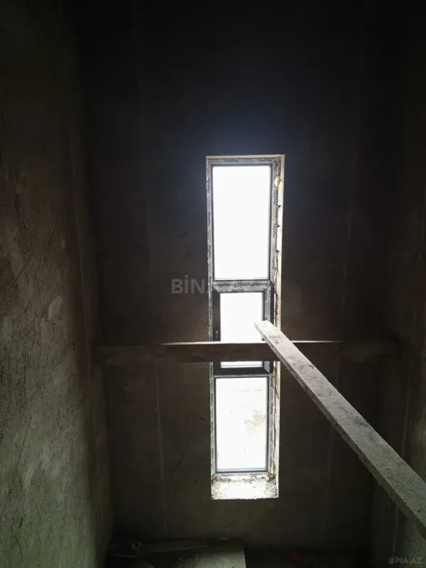 Satılır 5 otaqlı həyət evi 250 m²