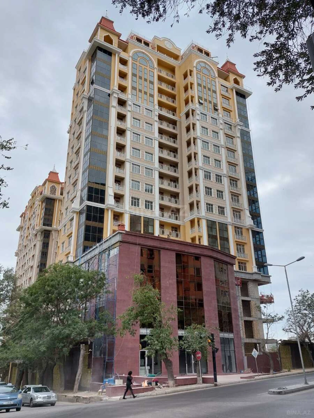Satılır 3 otaqlı mənzil 110 m²