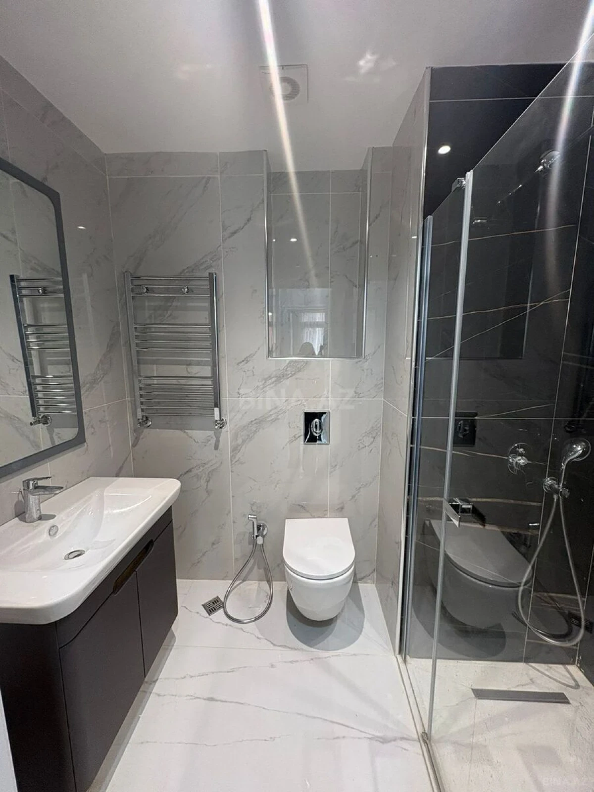 Kirayə verilir 2 otaqlı mənzil 60 m²